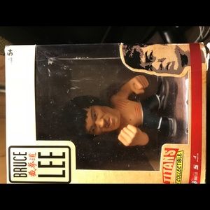 Bruce Lee Titan Collectible Figure